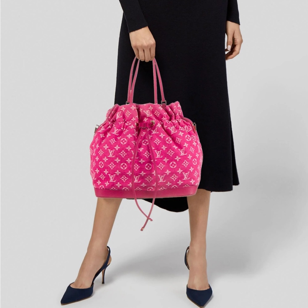 Louis Vuitton: Denim Noefull MM Monogram Tote - Picture 8 of 14